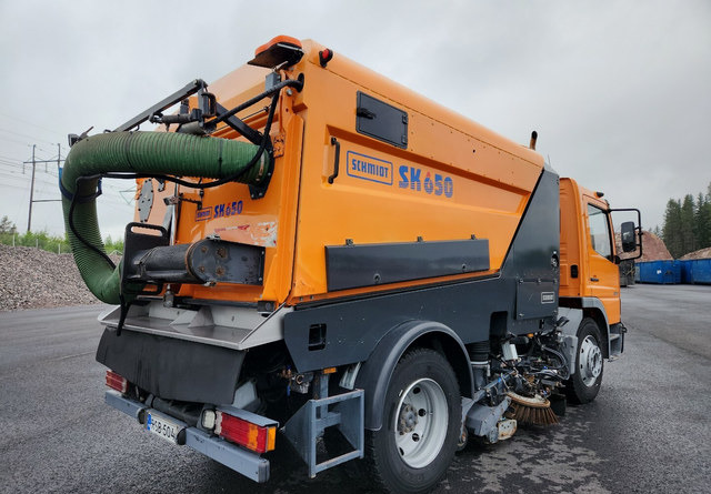 SchmidtSK650 Atego 85kmh/h - Barredora vial: foto 5 SchmidtSK650 Atego 85kmh/h - Barredora vial: foto 5