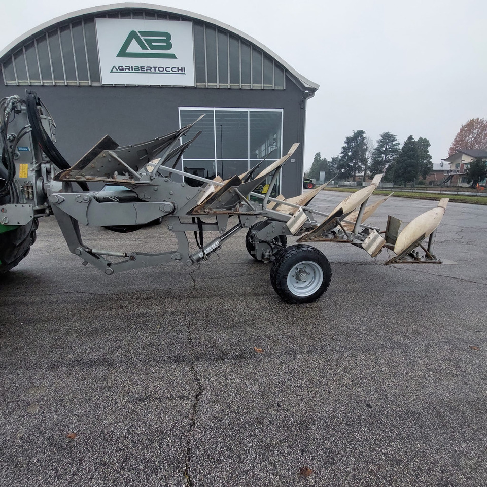 ARATRO ERMO - Arado: foto 3 ARATRO ERMO - Arado: foto 3