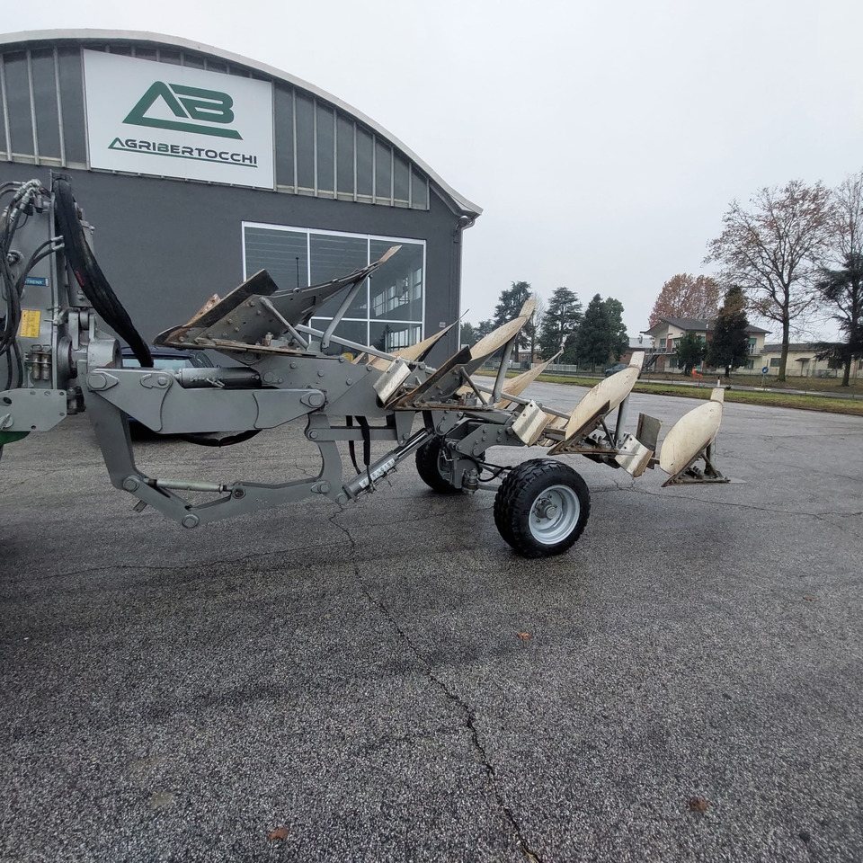 ARATRO ERMO - Arado: foto 4 ARATRO ERMO - Arado: foto 4