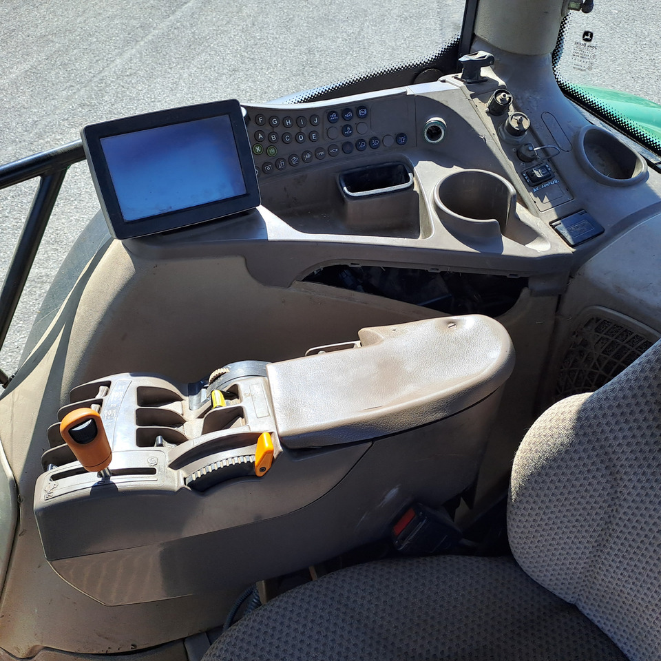Tractor JOHN DEERE  6210R: foto 7
