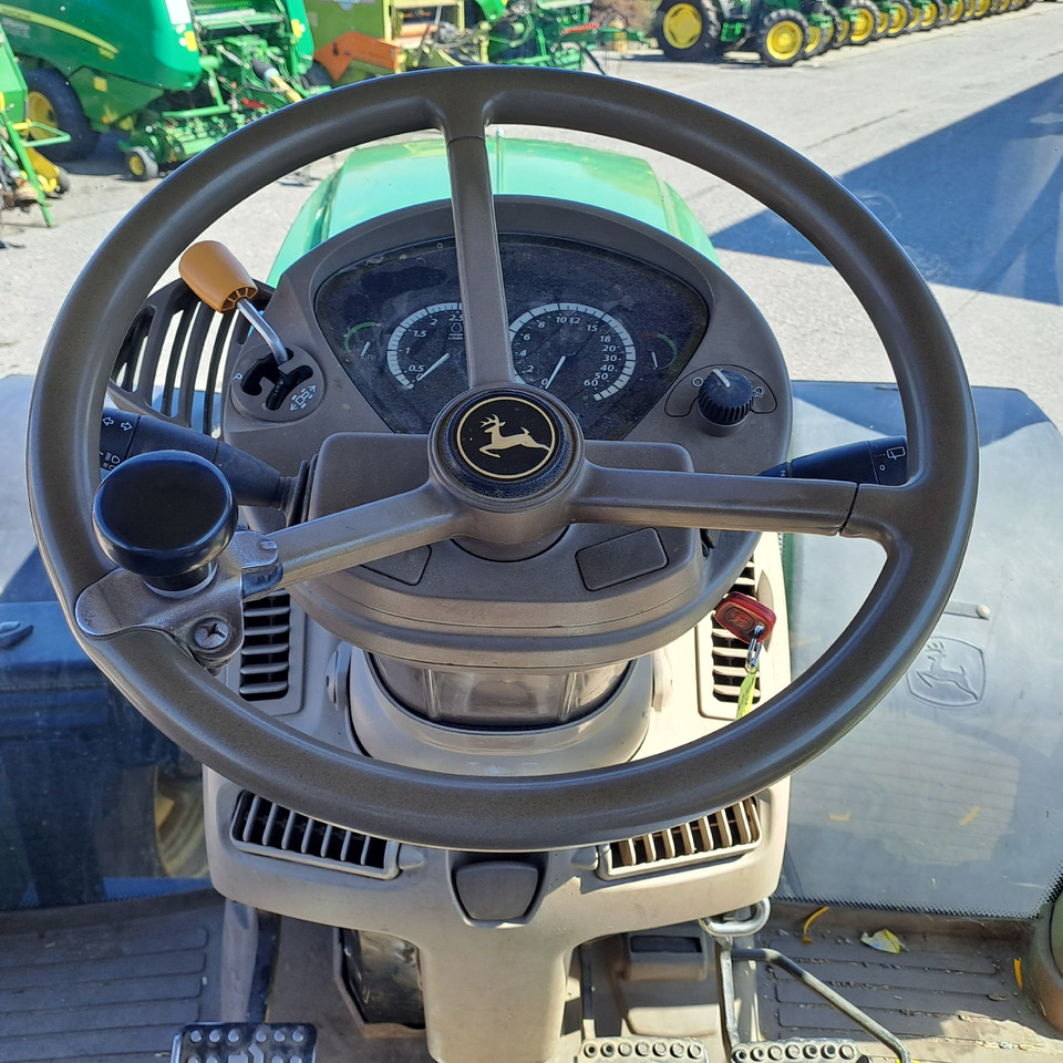 Tractor JOHN DEERE  6210R: foto 8