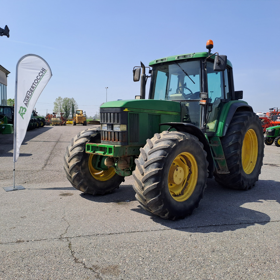 JOHN DEERE 6910 - Tractor: foto 1 JOHN DEERE 6910 - Tractor: foto 1