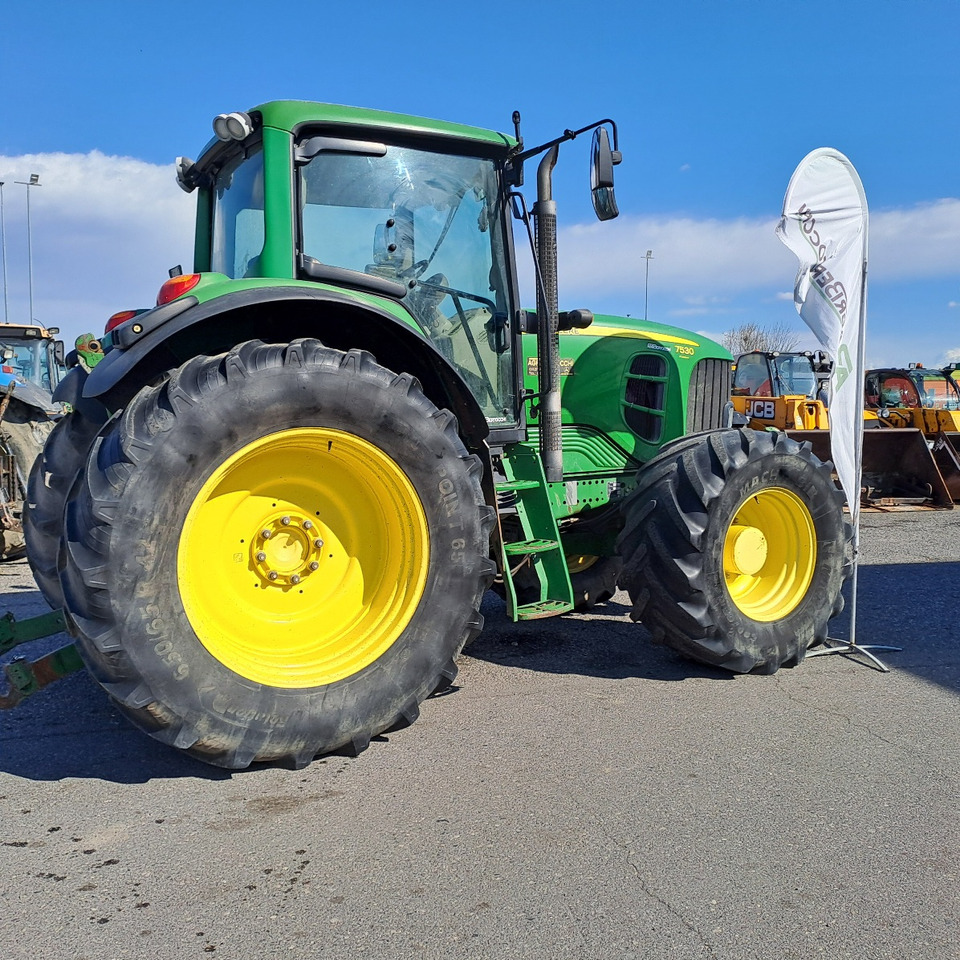 JOHN DEERE 7530 PREMIUM - Tractor: foto 2 JOHN DEERE 7530 PREMIUM - Tractor: foto 2
