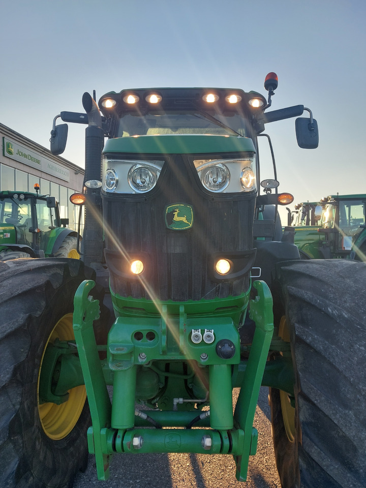 JOHN DEEREE 6210R - Tractor: foto 4 JOHN DEEREE 6210R - Tractor: foto 4