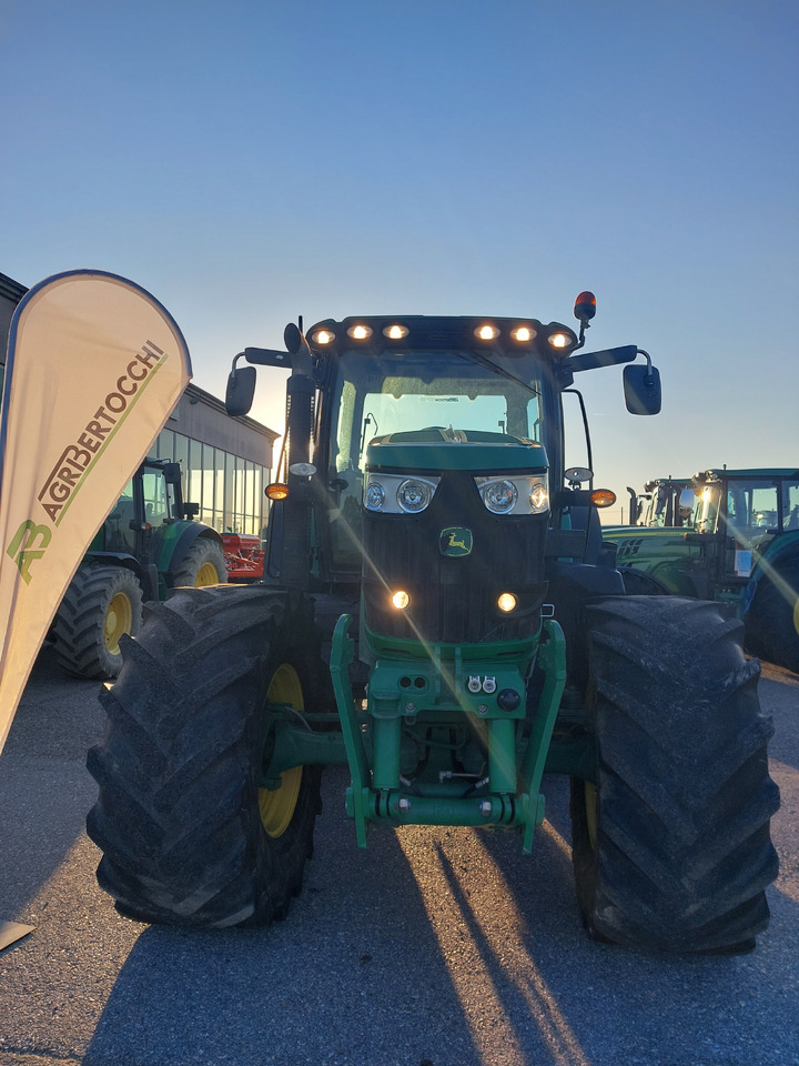 JOHN DEEREE 6210R - Tractor: foto 1 JOHN DEEREE 6210R - Tractor: foto 1