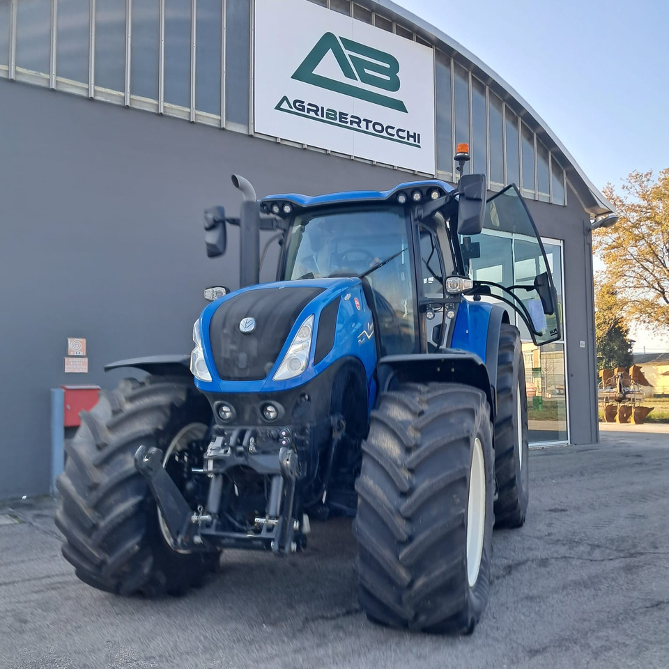 NEW HOLLAND T7 HD - Tractor: foto 2 NEW HOLLAND T7 HD - Tractor: foto 2