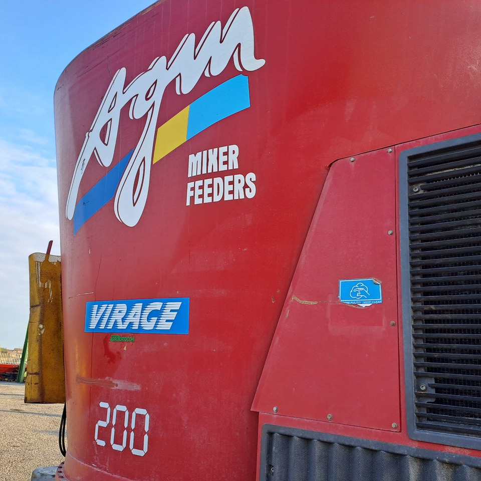 CARRO MISCELATORE SEMOVENTE AGM MIRAGE 200 - Otra maquinaria: foto 4 CARRO MISCELATORE SEMOVENTE AGM MIRAGE 200 - Otra maquinaria: foto 4