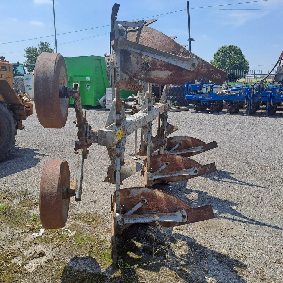 TRIVOMERE EMMEGIEMME - Arado: foto 3 TRIVOMERE EMMEGIEMME - Arado: foto 3