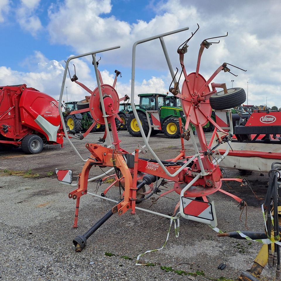 VOLTAFIENO LELY STABILO 600 - Henificadora: foto 4 VOLTAFIENO LELY STABILO 600 - Henificadora: foto 4