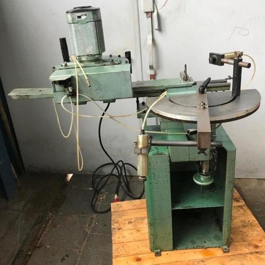 Ausklinkfräse GRAULE - Máquina herramienta: foto 1 Ausklinkfräse GRAULE - Máquina herramienta: foto 1