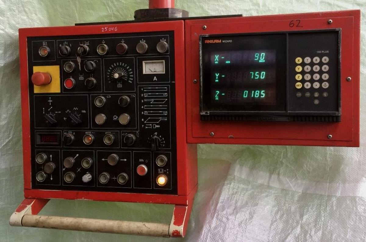 Konsolfräsmaschine (Universalfräsmaschine) STROJTOS - Fresadora: foto 2 Konsolfräsmaschine (Universalfräsmaschine) STROJTOS - Fresadora: foto 2