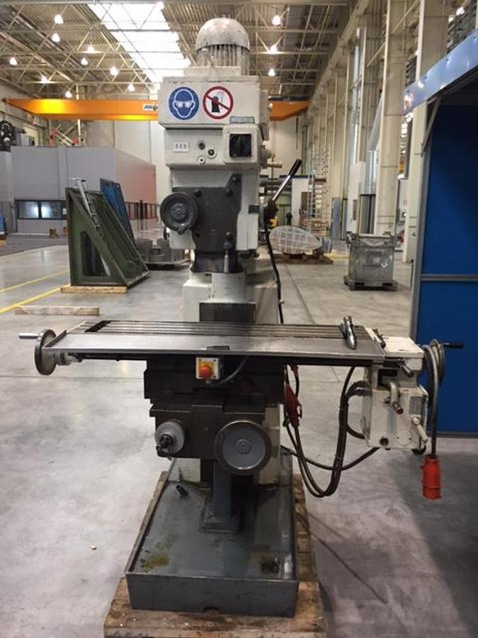 Mehrzweckfräsmaschine PRVOMAJSKA - Fresadora: foto 1 Mehrzweckfräsmaschine PRVOMAJSKA - Fresadora: foto 1