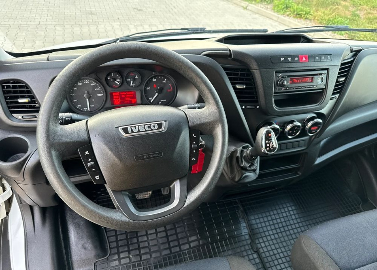 Iveco Daily L4H2 MAX Blizniak Hi-Matic 123 tys przebieg JAK NOWY Klimatronic - Furgón: foto 5 Iveco Daily L4H2 MAX Blizniak Hi-Matic 123 tys przebieg JAK NOWY Klimatronic - Furgón: foto 5