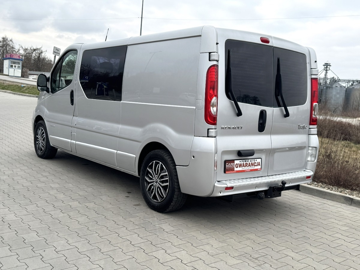 Renault Trafic 2.5 DCI 150KM L2 LONG Brygadówka Niski przebieg JAK NOWY NAVI - Furgoneta combi: foto 5 Renault Trafic 2.5 DCI 150KM L2 LONG Brygadówka Niski przebieg JAK NOWY NAVI - Furgoneta combi: foto 5