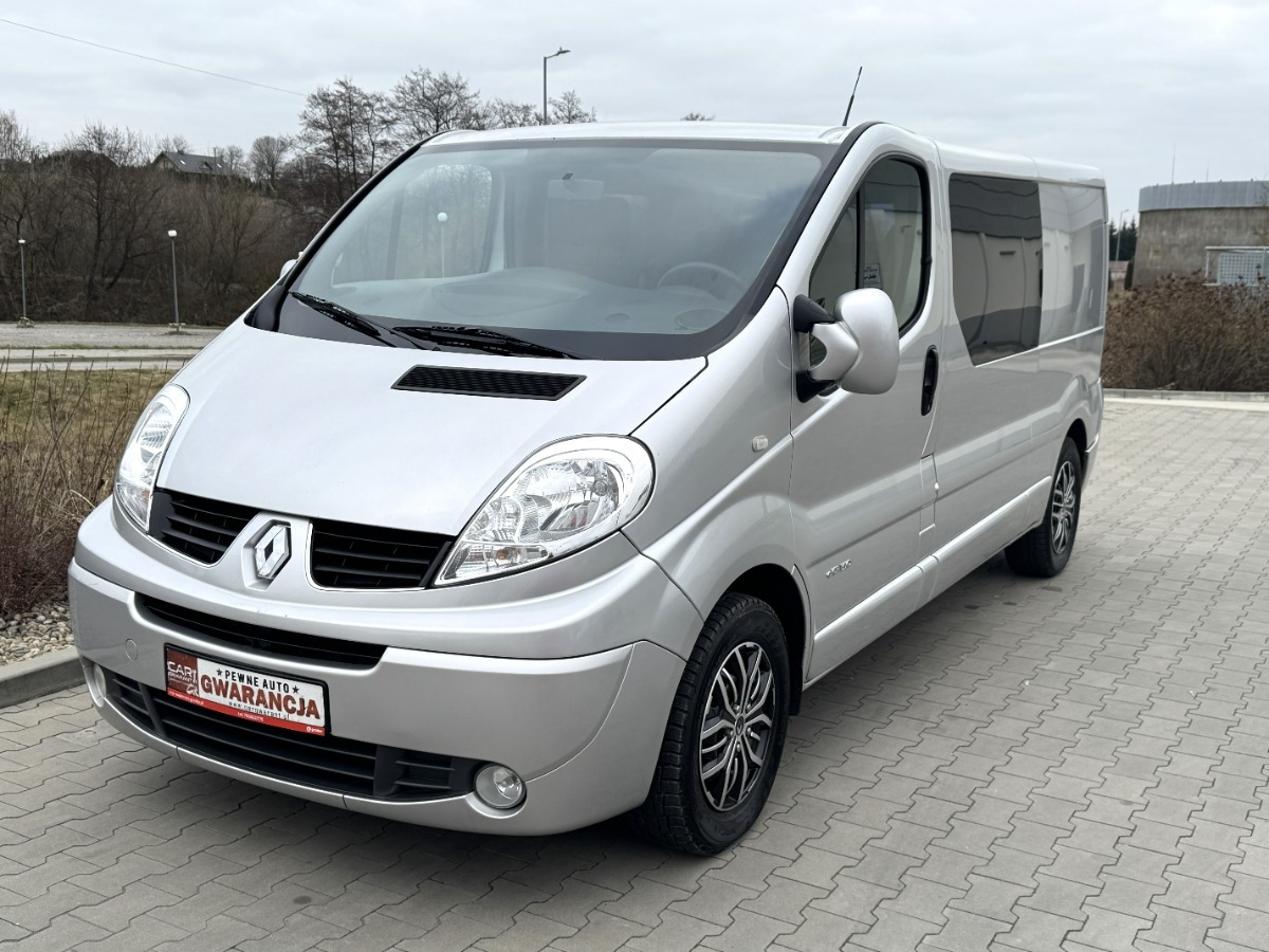 Renault Trafic 2.5 DCI 150KM L2 LONG Brygadówka Niski przebieg JAK NOWY NAVI - Furgoneta combi: foto 4 Renault Trafic 2.5 DCI 150KM L2 LONG Brygadówka Niski przebieg JAK NOWY NAVI - Furgoneta combi: foto 4