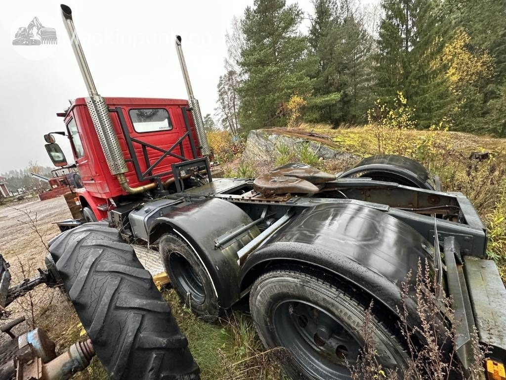 Scania T 143 H - Cabeza tractora: foto 4 Scania T 143 H - Cabeza tractora: foto 4