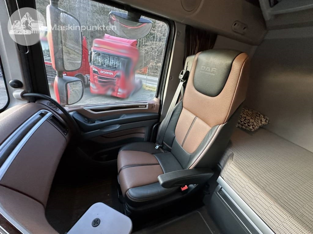 Camión portacontenedore/ Intercambiable DAF XF 530: foto 28
