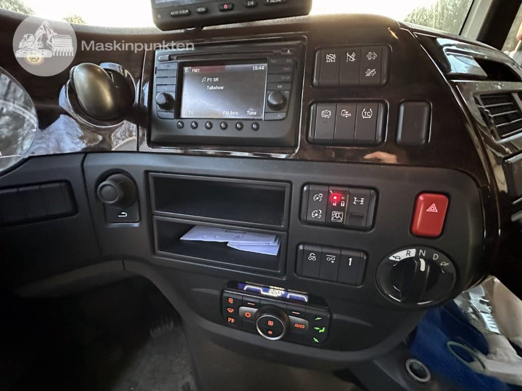 Camión portacontenedore/ Intercambiable DAF XF 530: foto 26