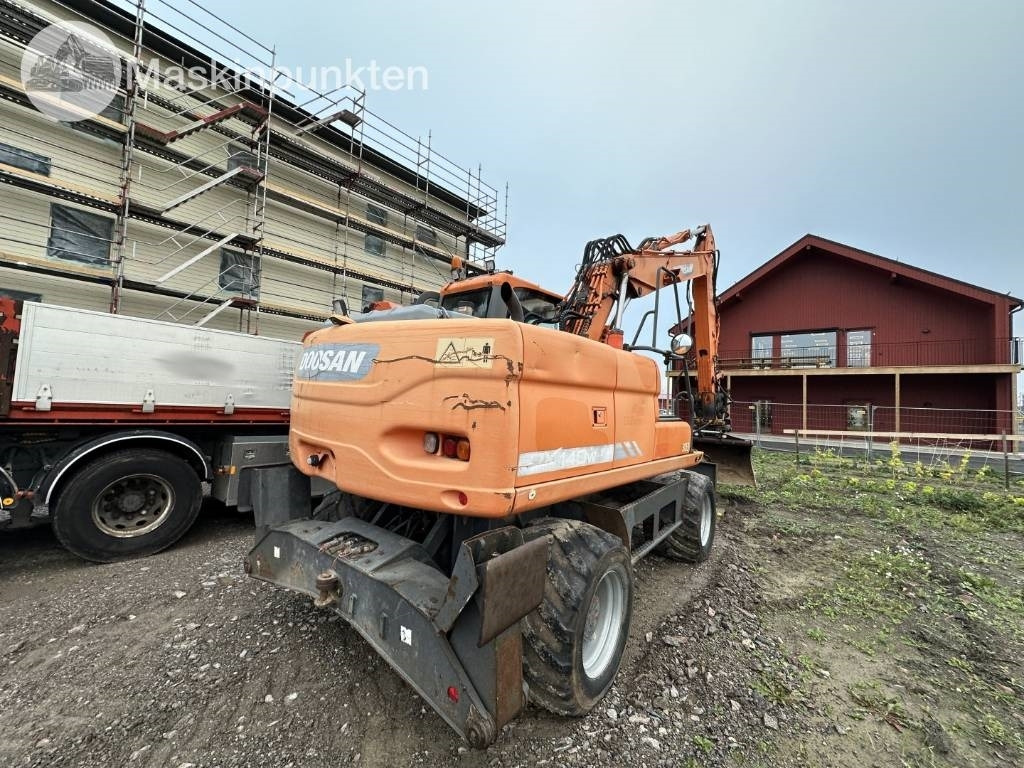 Doosan DX 140 W med vagn och redskap  - Excavadora de ruedas: foto 4 Doosan DX 140 W med vagn och redskap  - Excavadora de ruedas: foto 4
