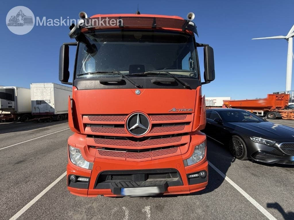 Mercedes-Benz Actros 2551  - Camión frigorífico: foto 2 Mercedes-Benz Actros 2551  - Camión frigorífico: foto 2