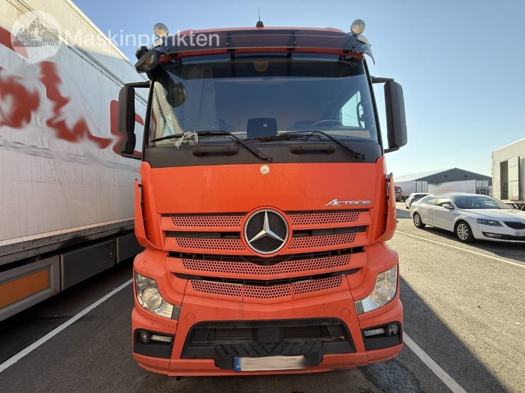 Mercedes-Benz Actros 2551  - Camión frigorífico: foto 2 Mercedes-Benz Actros 2551  - Camión frigorífico: foto 2