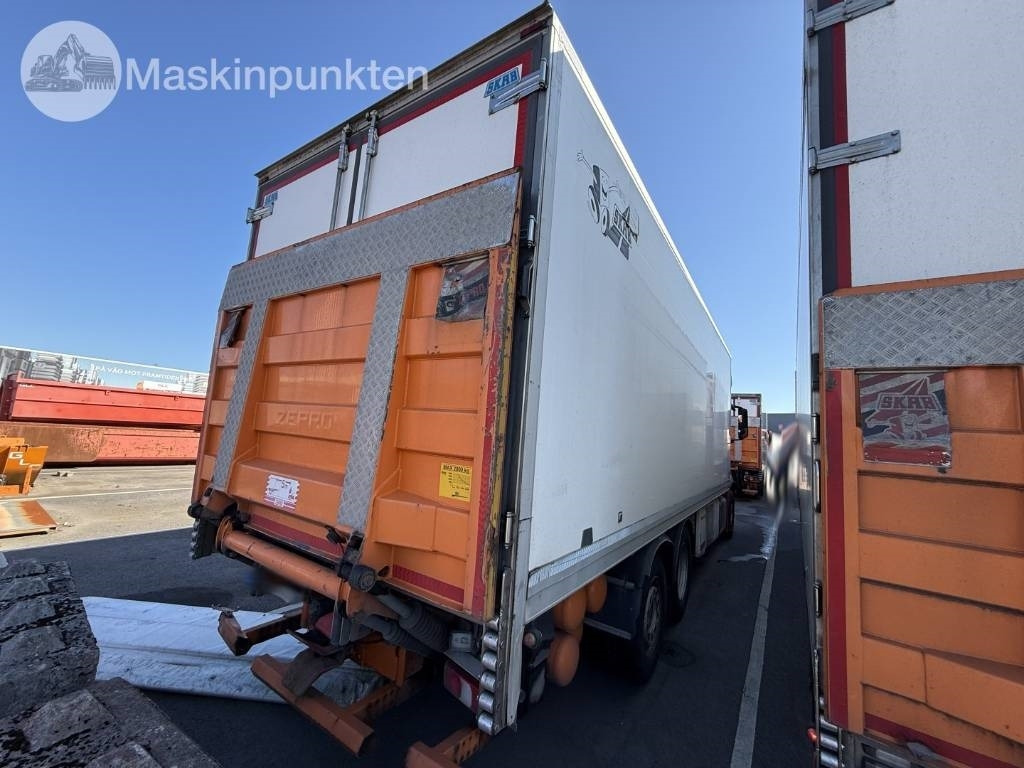 Mercedes-Benz Actros 2551  - Camión frigorífico: foto 4 Mercedes-Benz Actros 2551  - Camión frigorífico: foto 4