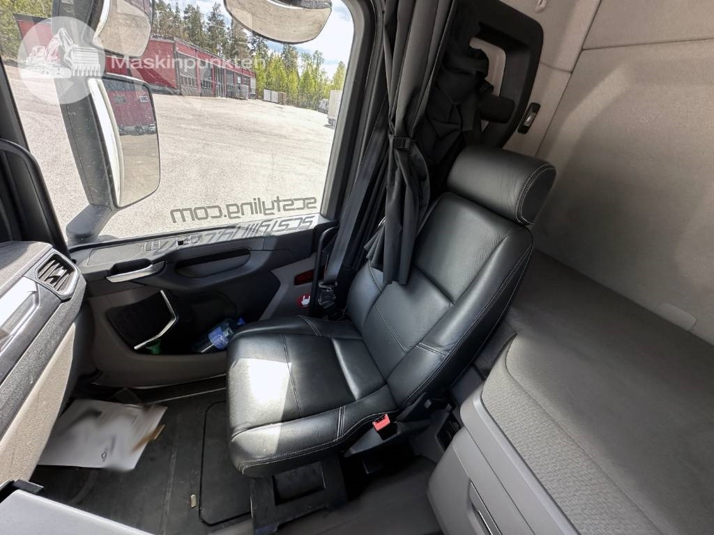 Camión caja cerrada Scania R 520: foto 30