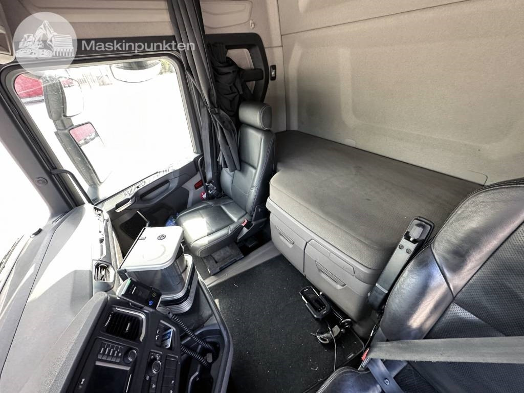 Camión caja cerrada Scania R 520: foto 15