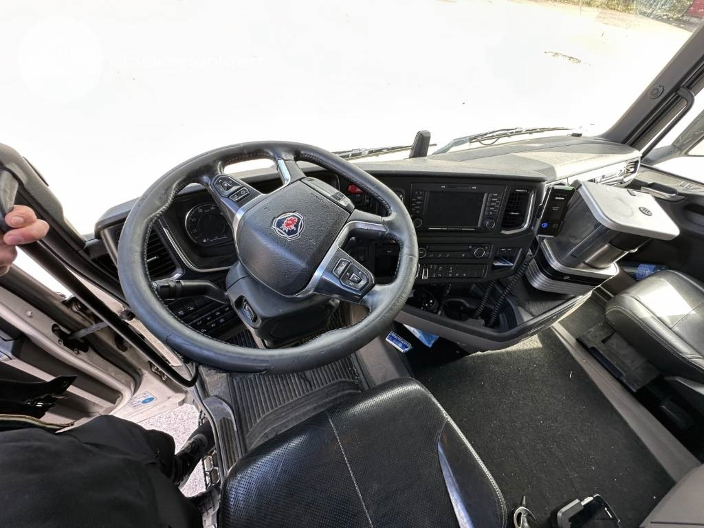 Camión caja cerrada Scania R 520: foto 20