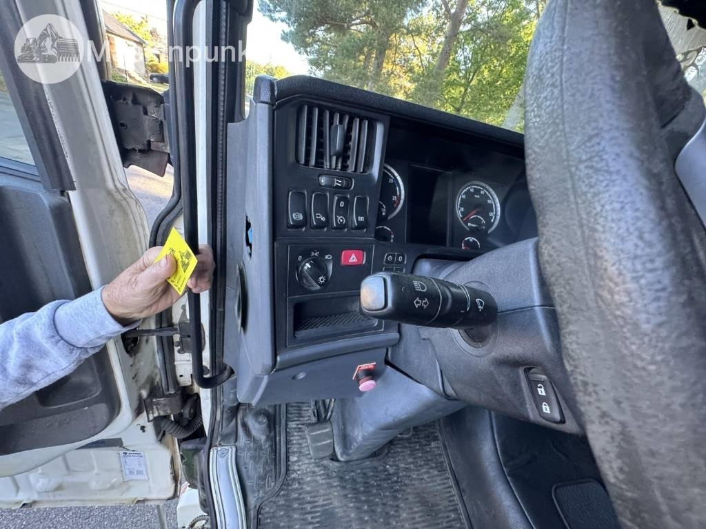 Camión portacontenedor de cadenas Scania R 560 LB: foto 33