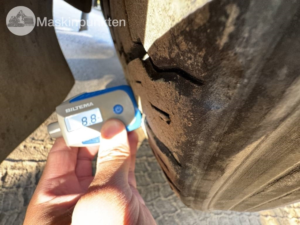 Camión portacontenedor de cadenas Scania R 560 LB: foto 17