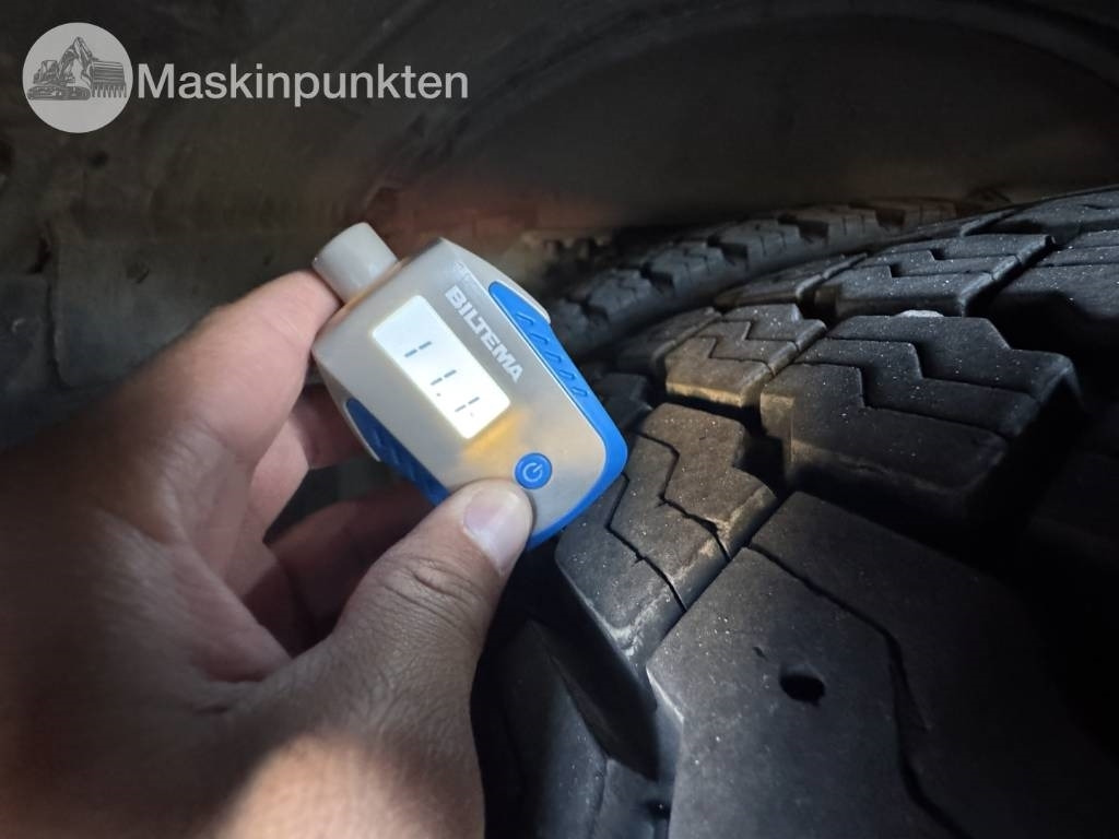 Camión portacontenedor de cadenas Scania R 560 LB: foto 11