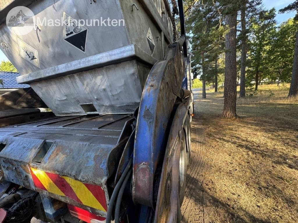 Camión portacontenedor de cadenas Scania R 560 LB: foto 46