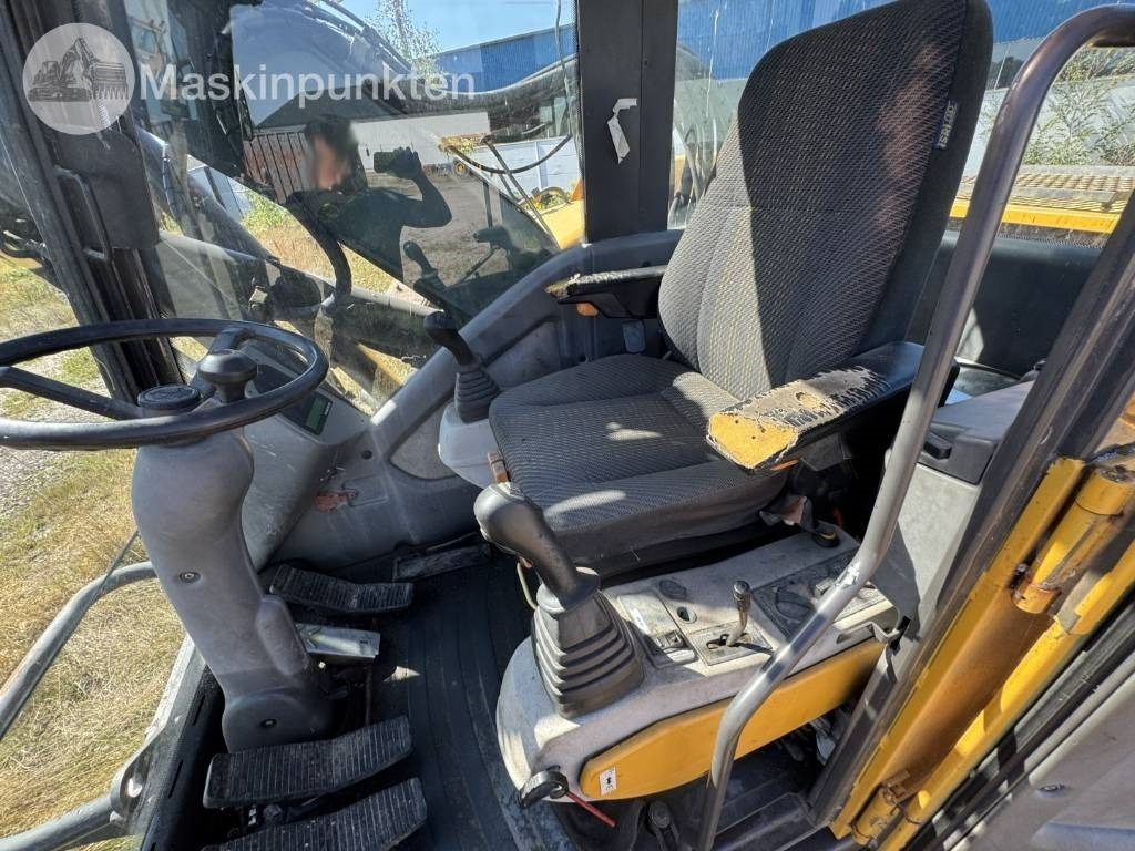 Excavadora de ruedas Volvo EW 140 B: foto 42