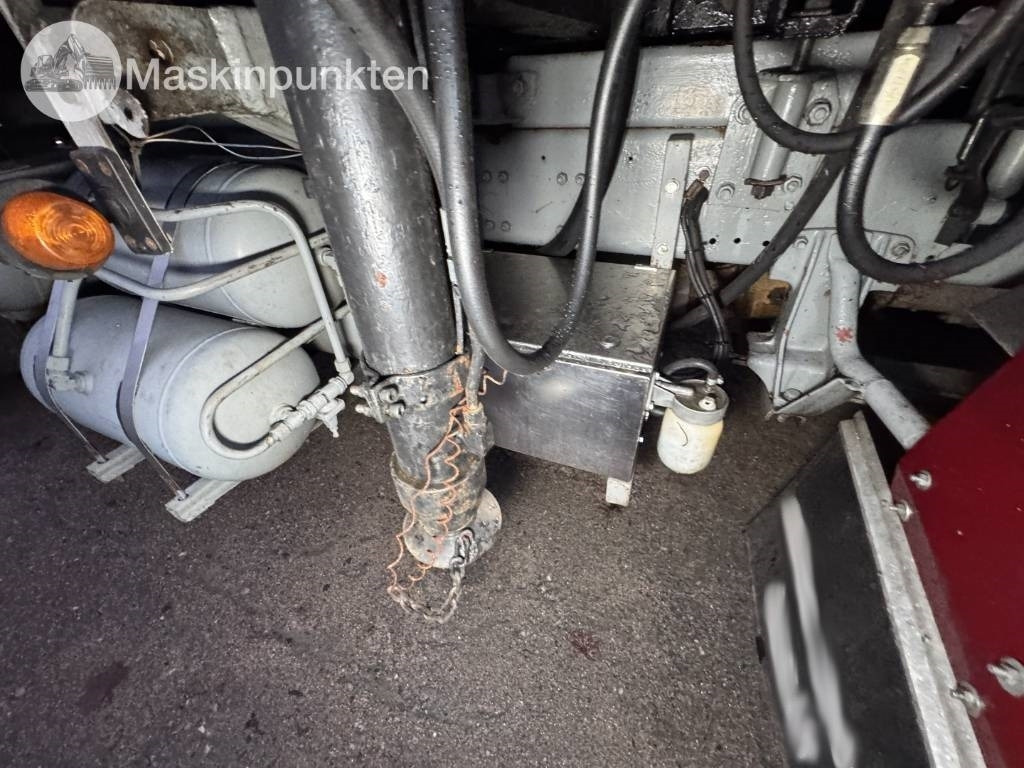 Camión volquete Volvo F 89-42: foto 30