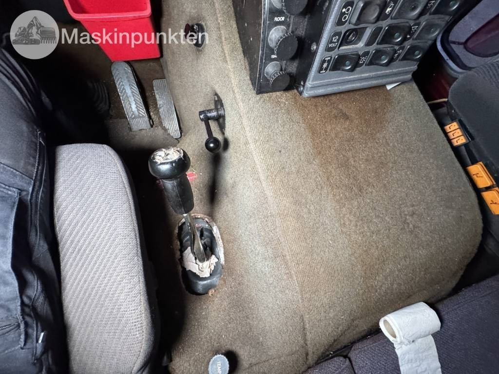 Camión volquete Volvo F 89-42: foto 46