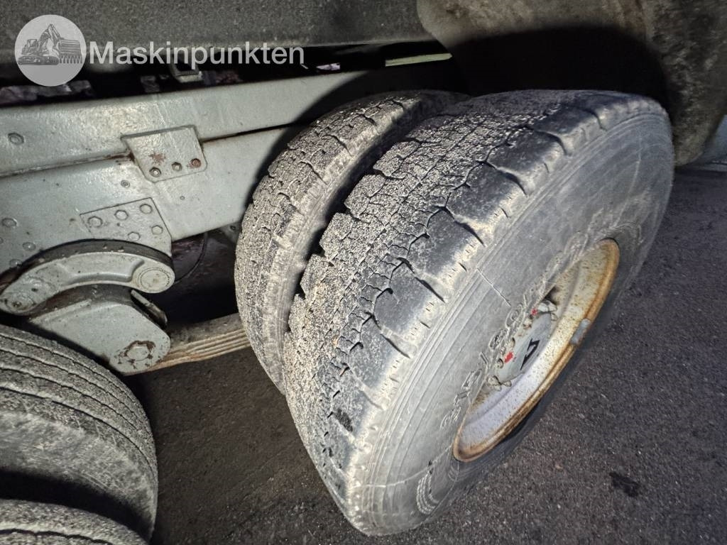 Camión volquete Volvo F 89-42: foto 25