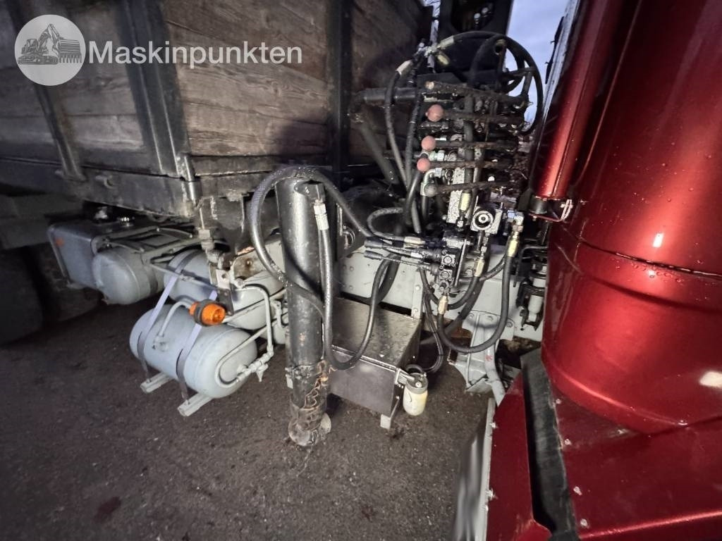 Camión volquete Volvo F 89-42: foto 31