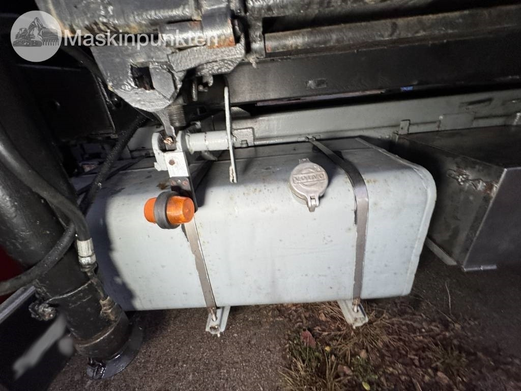 Camión volquete Volvo F 89-42: foto 11