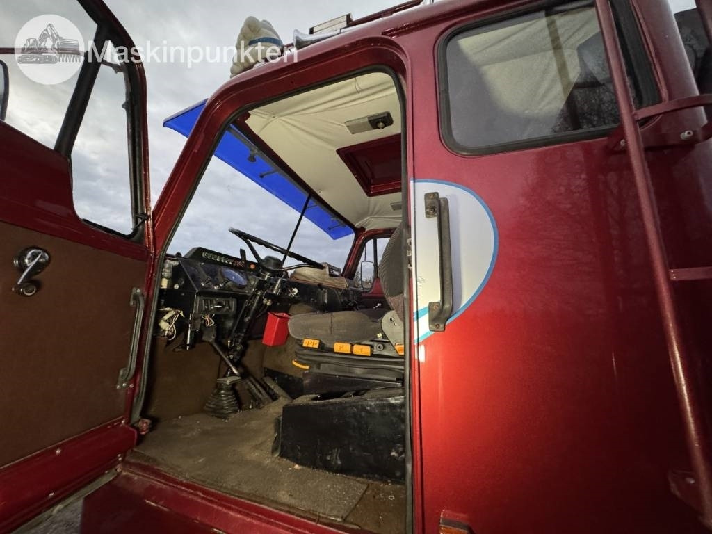 Camión volquete Volvo F 89-42: foto 39