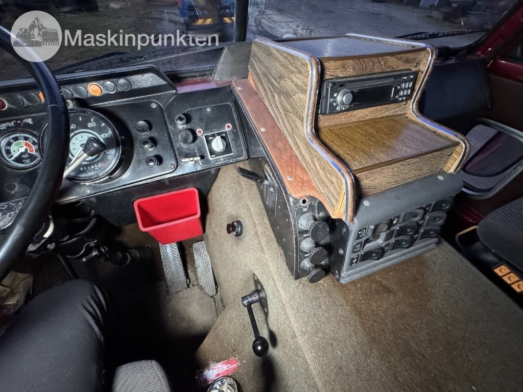 Camión volquete Volvo F 89-42: foto 45