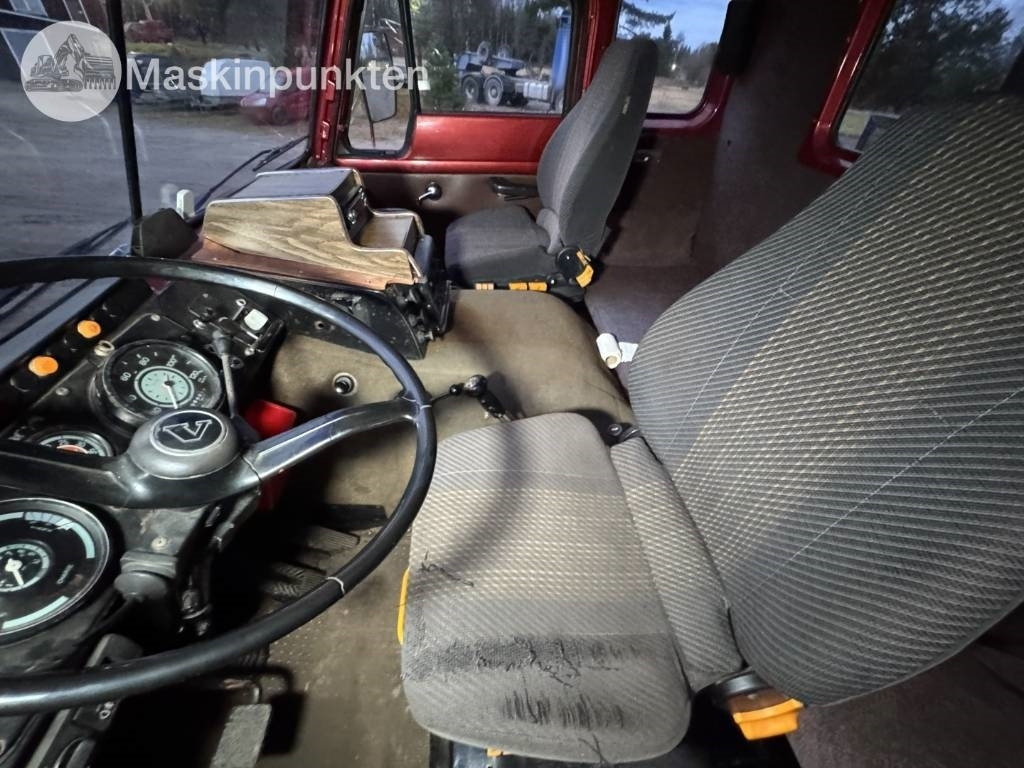 Camión volquete Volvo F 89-42: foto 40