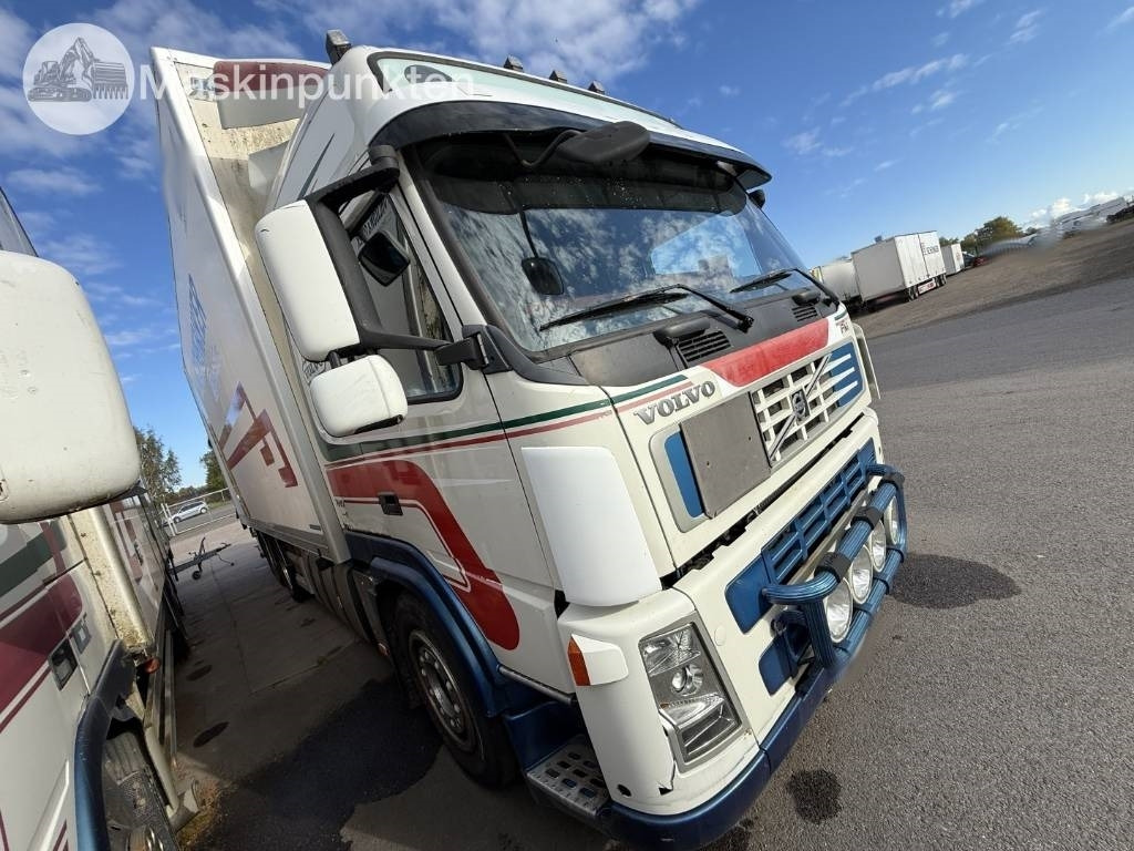 Volvo FM 440  - Camión caja cerrada: foto 3 Volvo FM 440  - Camión caja cerrada: foto 3