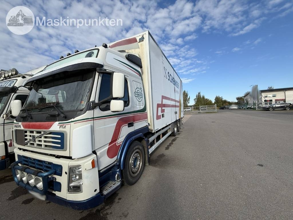 Volvo FM 440  - Camión caja cerrada: foto 1 Volvo FM 440  - Camión caja cerrada: foto 1