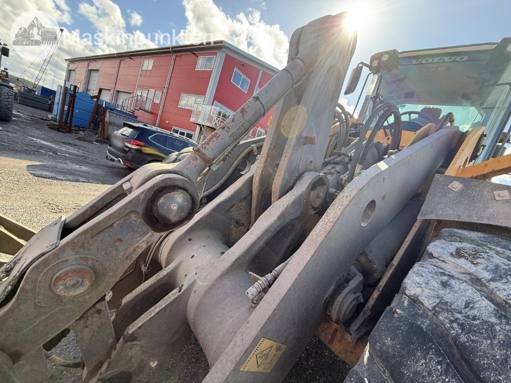 Arrendamiento de Volvo L 180 F  Volvo L 180 F: foto 28