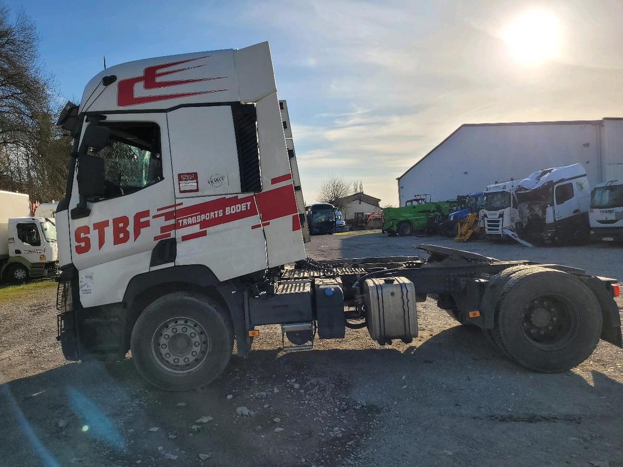 Cabeza tractora RENAULT T 480: foto 8