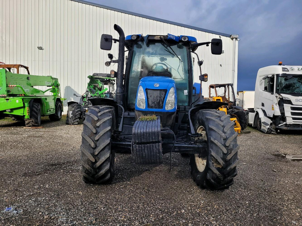NEW HOLLAND T6.175 - Tractor: foto 2 NEW HOLLAND T6.175 - Tractor: foto 2
