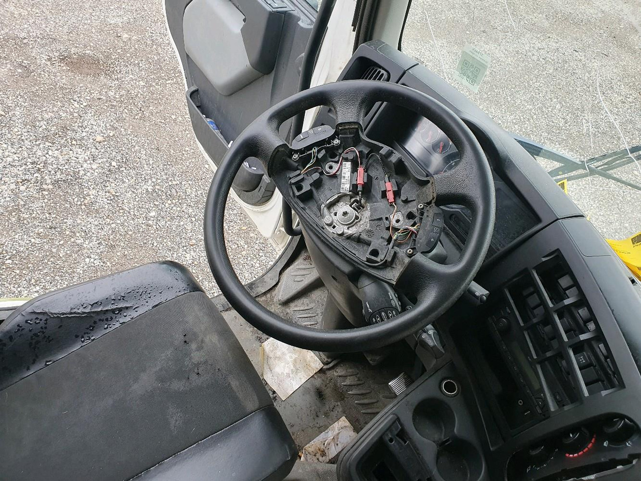 Arrendamiento de RENAULT D 12 DTI 215 RENAULT D 12 DTI 215: foto 12