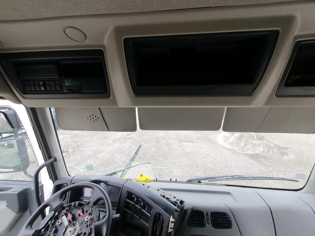 Arrendamiento de RENAULT D 12 DTI 215 RENAULT D 12 DTI 215: foto 11