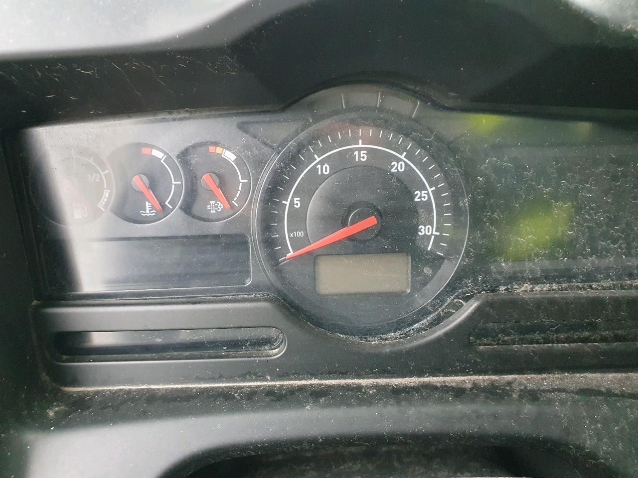 Arrendamiento de RENAULT D 12 DTI 215 RENAULT D 12 DTI 215: foto 16